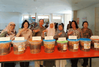 Peserta pelatihan pembuatan Eco Enzyme di TK-SD Xaverius 1 Kota Jambi, Jumat (26/9/025)
