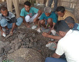 Desa Kiuola Latih Petani Olah Pupuk Alami Eco Enzyme dan BIOSAKA untuk Pertanian Berkelanjutan