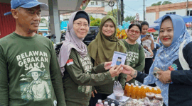 Komunitas 3GO dan Dinas Ketahanan Pangan Kabupaten Pati membagikan Nlevel 1 ke warga yang ikut CFD.