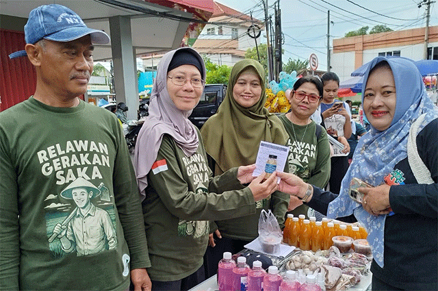 Komunitas 3GO dan Dinas Ketahanan Pangan Kabupaten Pati membagikan Nlevel 1 ke warga yang ikut CFD.