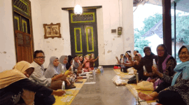 Terus bergerak,dimulai dari RT/RW,keluarga besar, dan sahabat kerabat...Urip urup...jangan lengah dan cape dg HASTA BRATA nya nggih mas Ansar...jadilah pahlawan hati