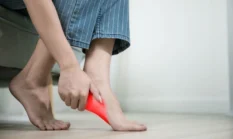 Kisah Bu Tri Cahyani Mengurangi Nyeri Plantar Fasciitis dengan Terapi Biosaka
